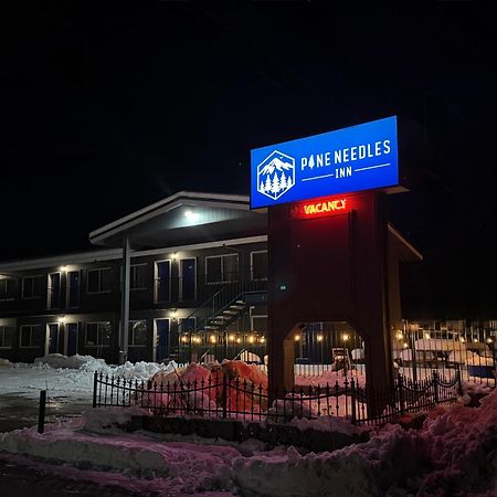 Pine Needles Inn Mount Shasta Buitenkant foto