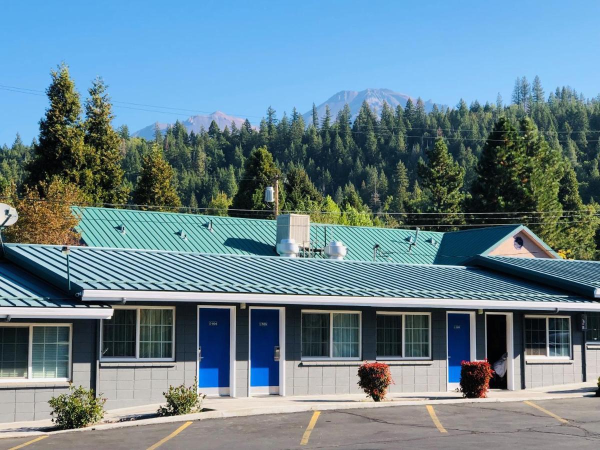 Pine Needles Inn Mount Shasta Buitenkant foto